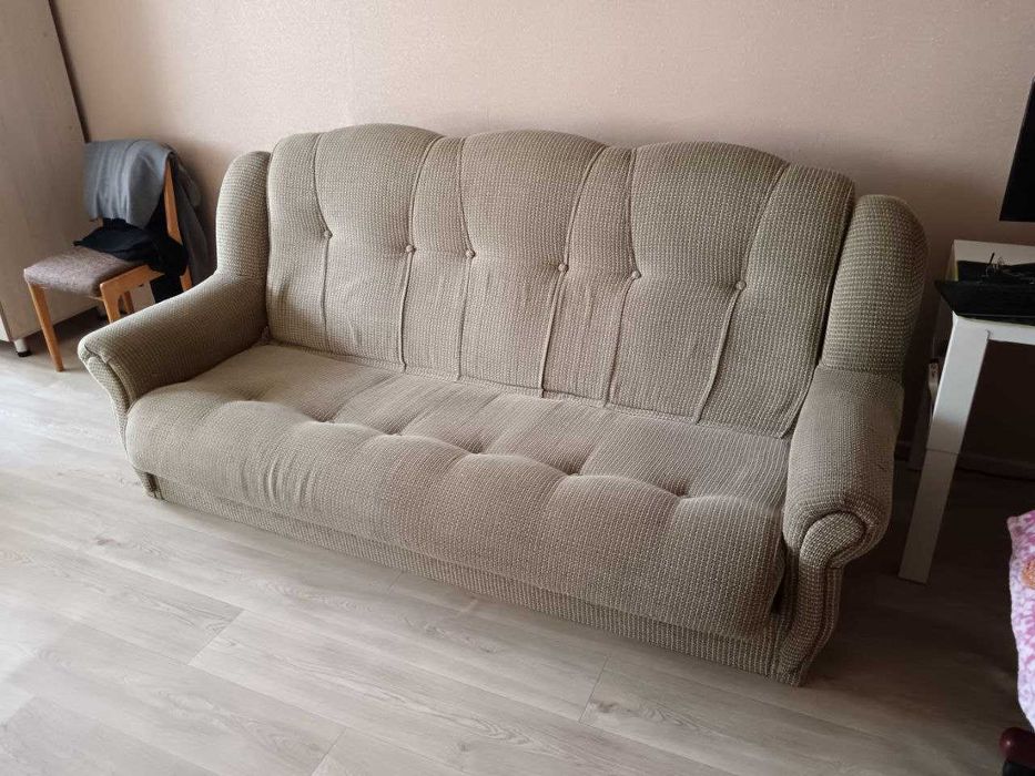 отдам бесплатно диван