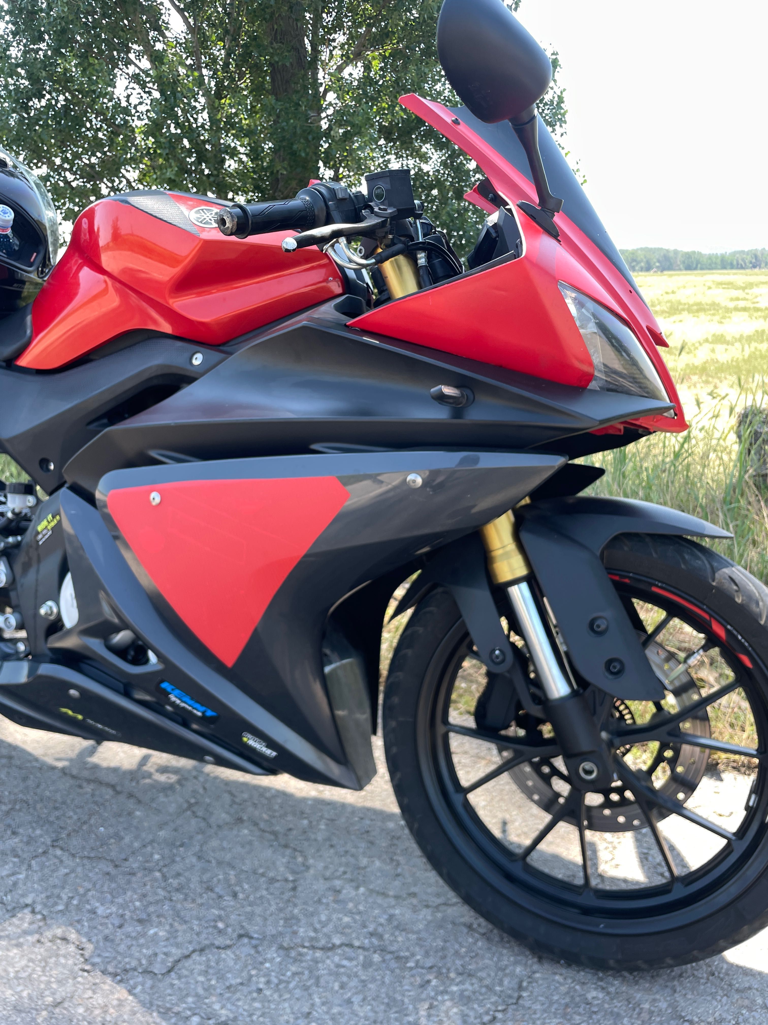 Yamaha YZF R125 2016