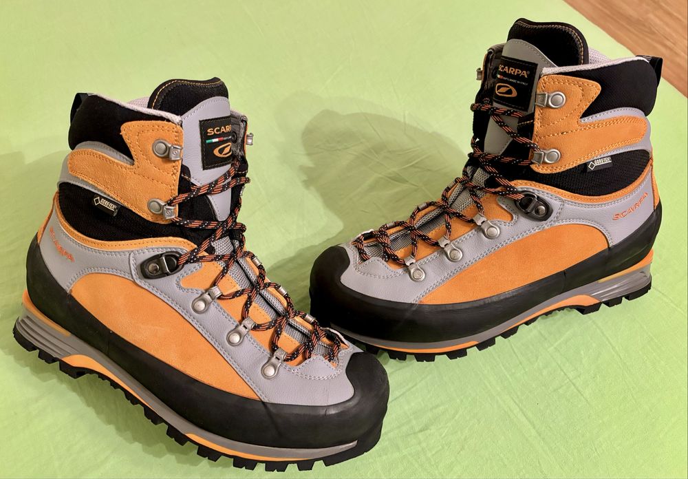Scarpa номер 38 и номер 42,5, туристически обувки, планински боти