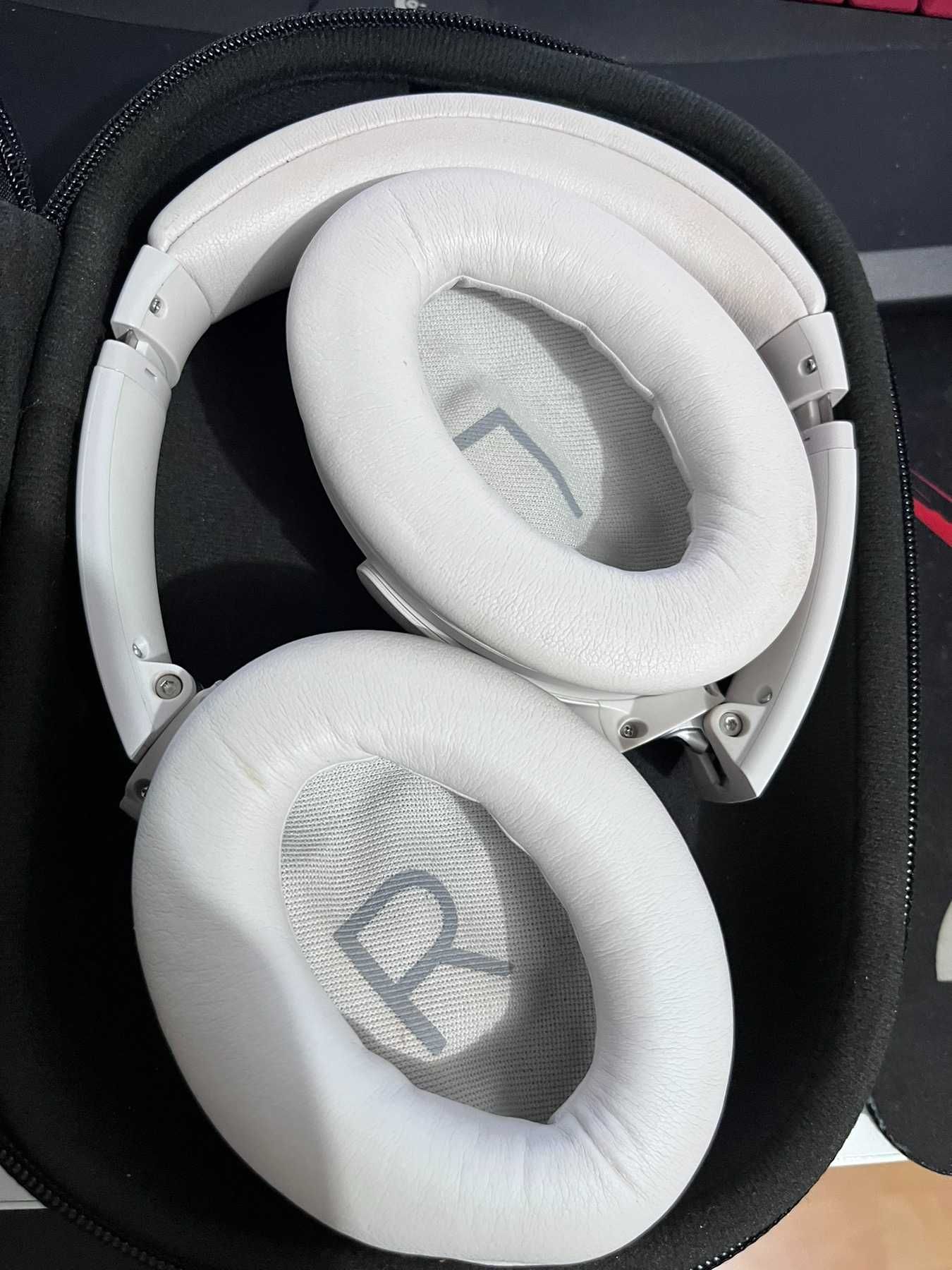 Bose QuietComfort 45 QC45 безжични Bluetooth Бели слушалки с микрофон