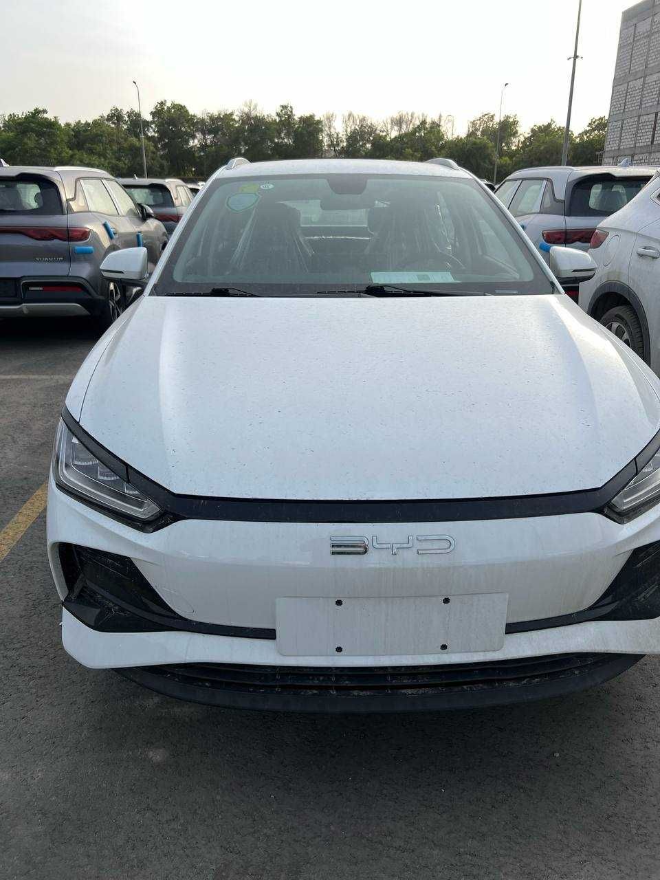 BYD e2 2025 2 pazitsa (NOMER TAQILGA)