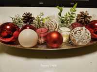 Коледни украси и подаръци