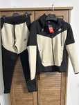 Trening Nike tech