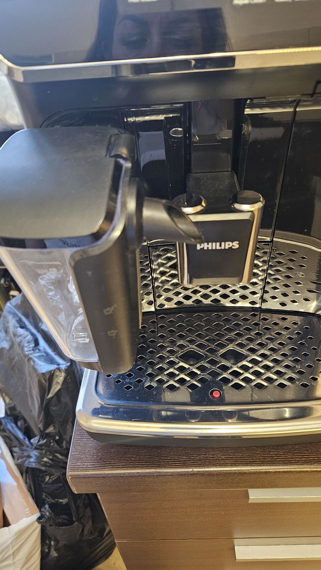 Кафеавтомат Philips EP2231/40,  Автоматично капучино, Сензорен Дисплей