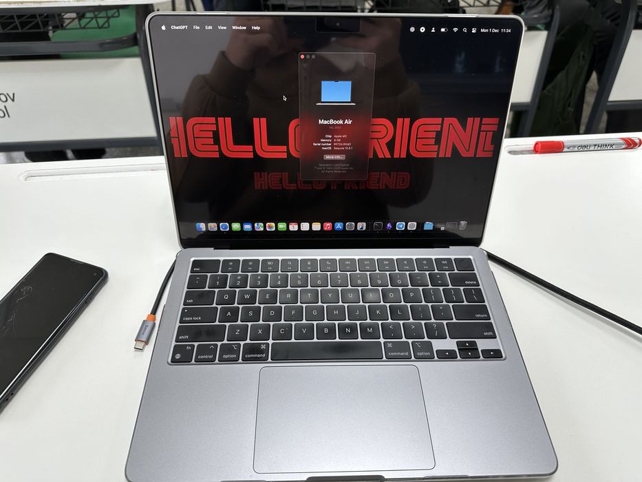 Macbook Air M2 - 8/256GB - 97% - 13.6 inch - $600