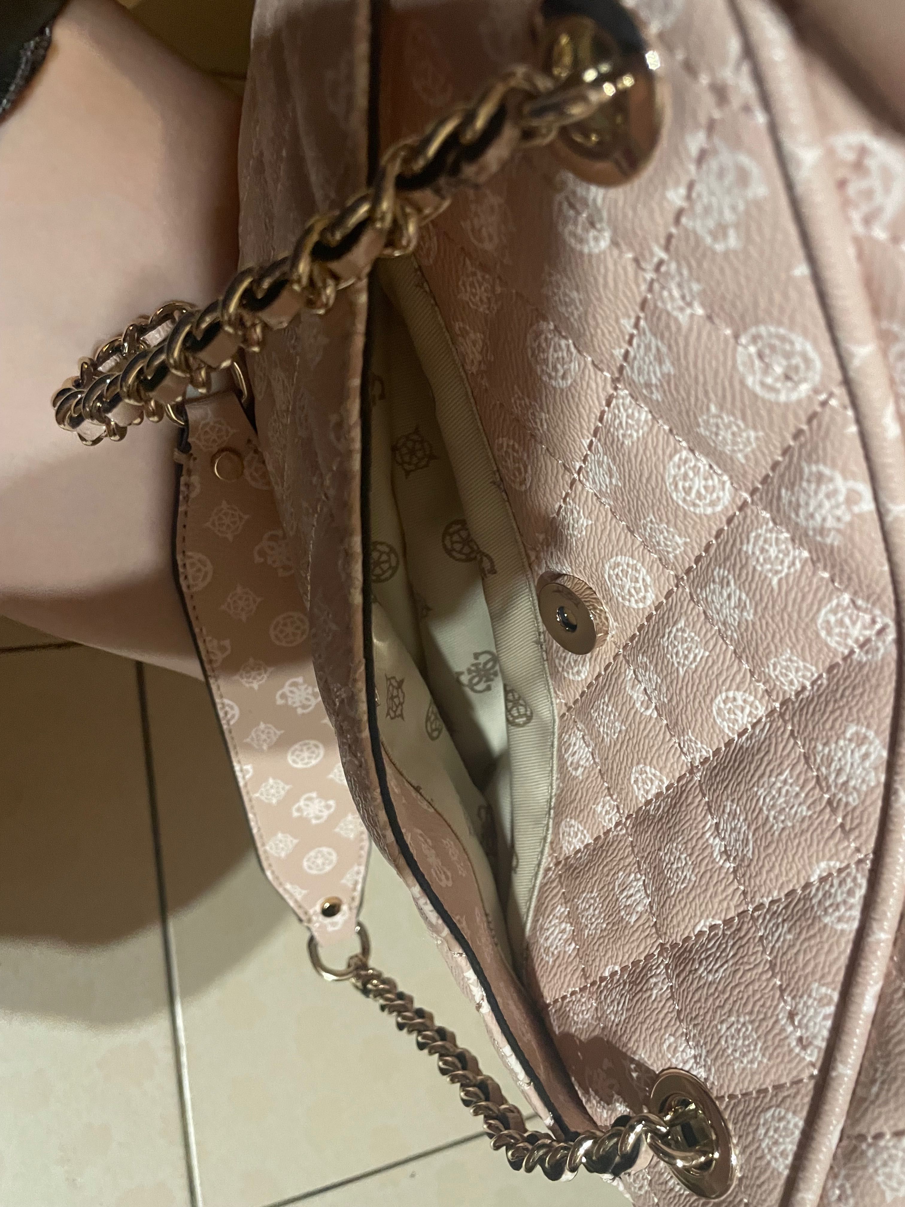 Луксозна чанта GUESS