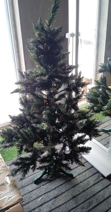 Продам елку в отличном состоянии
