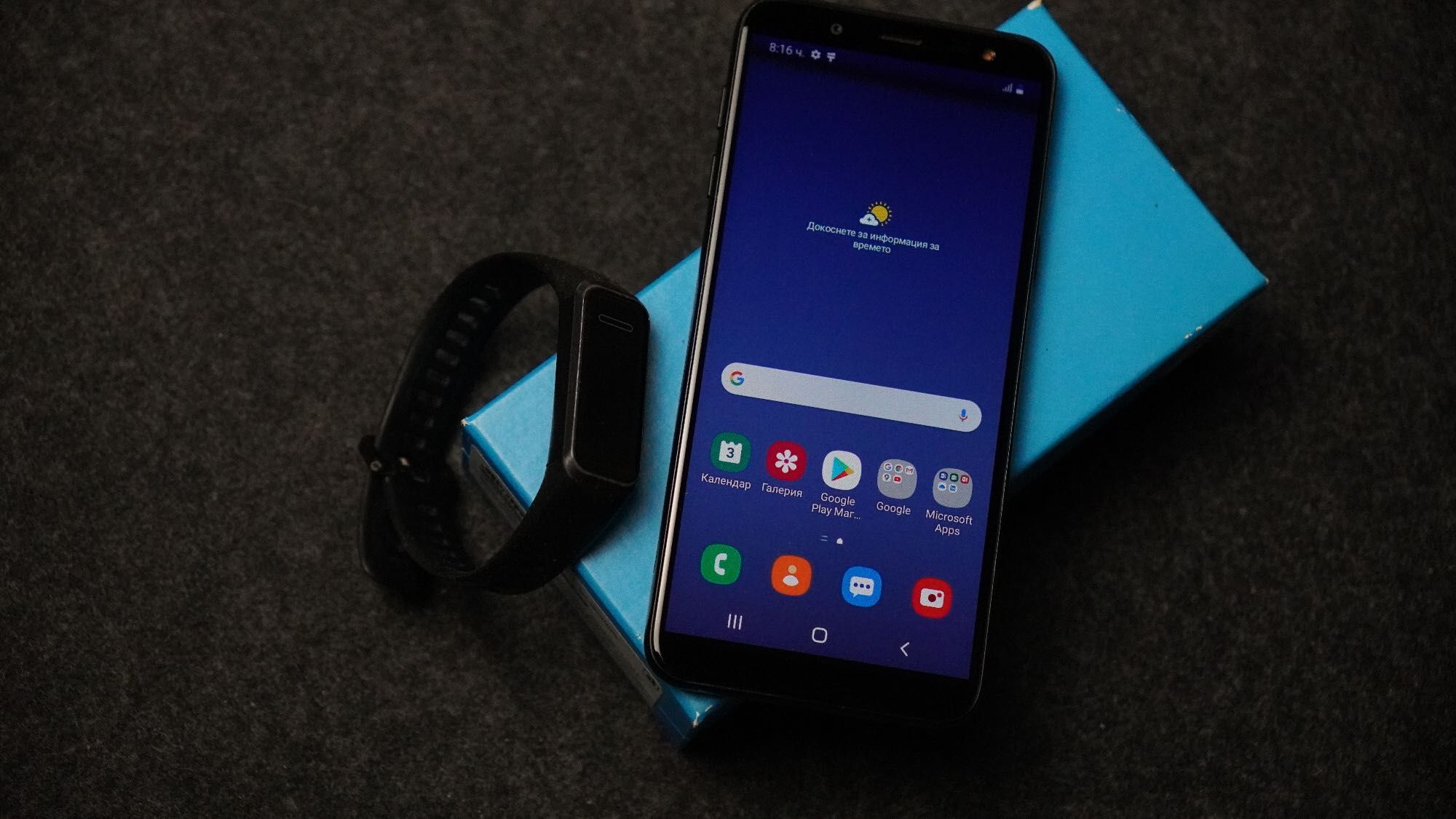 Samsung J6 + Huawei Smartband