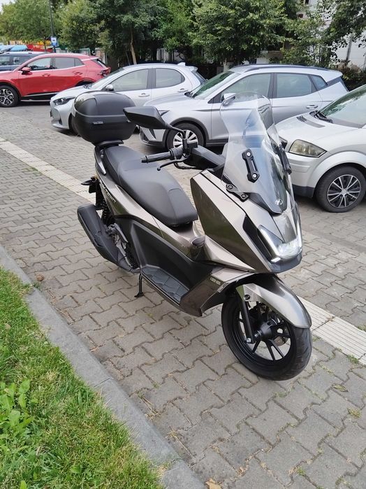 Scuter Kymco Skytown 125