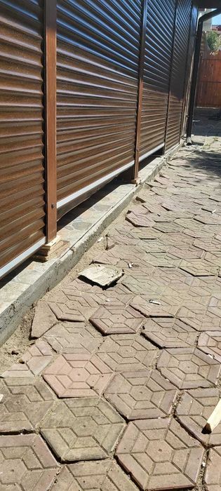 RULOURI Aluminiu si Usi de garaj rezidentiale SECTIONALE