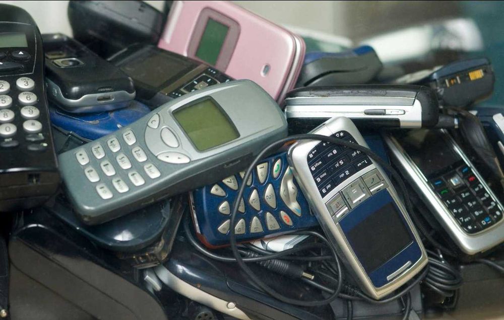 Telefoane Vechi & Accesorii – Funcționale, Colecție sau Piese