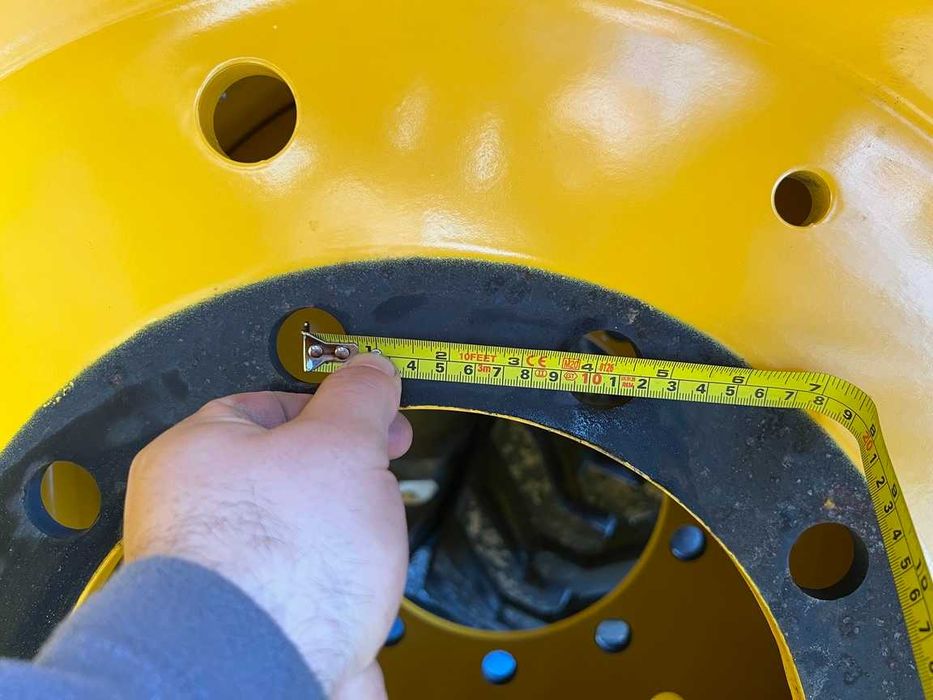 Anvelope noi radiale 600/65R34 marca BKT pentru tractor spate CASE