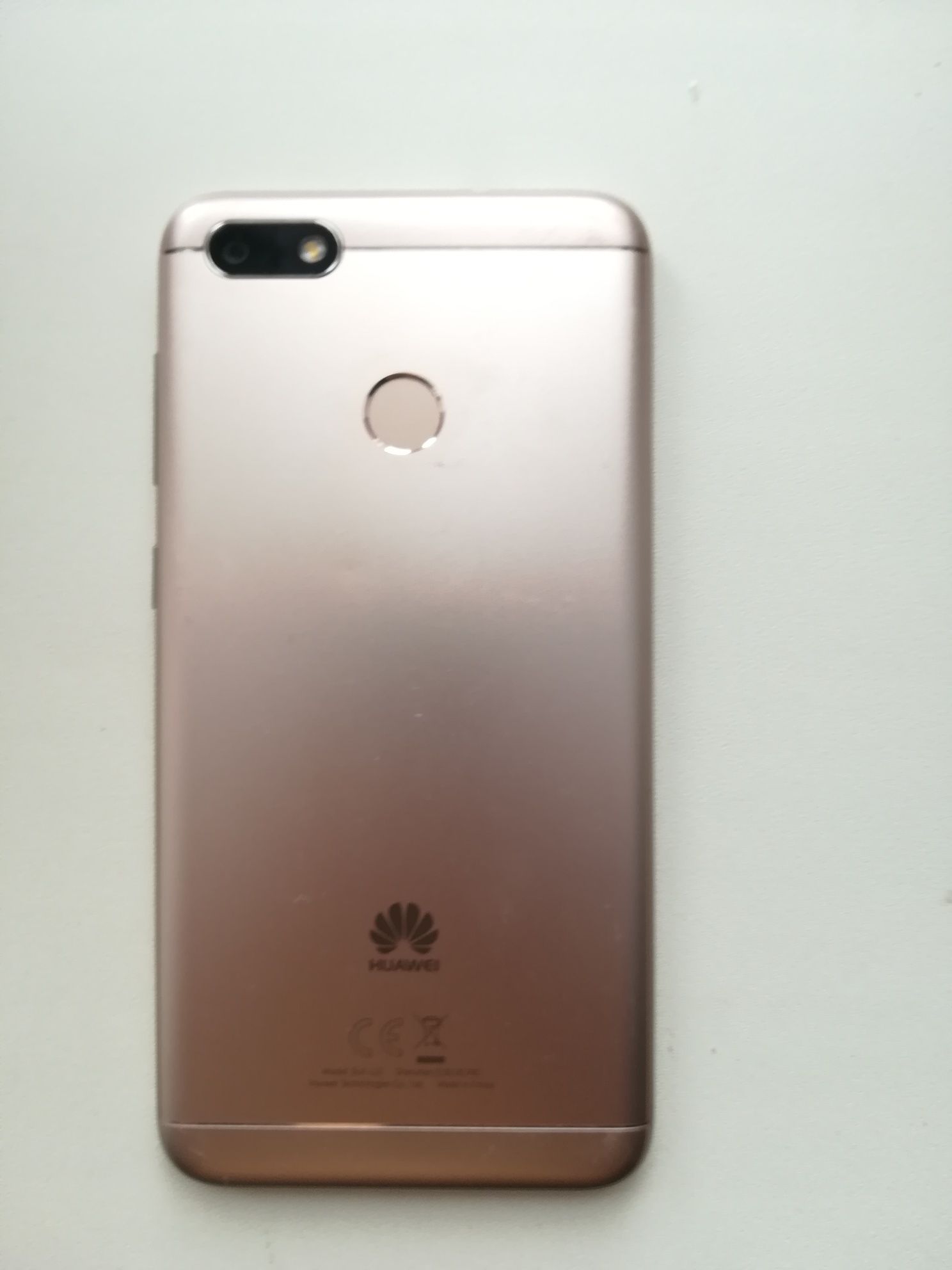 Продам телефон Huawei P9 Lite Mini