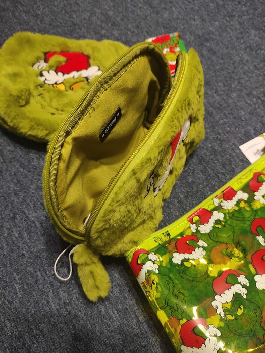 Чантичка и несесер Sinsay Grinch, пухкава чантичка, прозрачен несесер