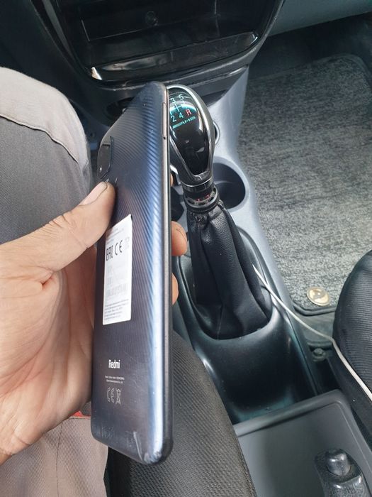 Redmi 9C 4/64 sotiladi