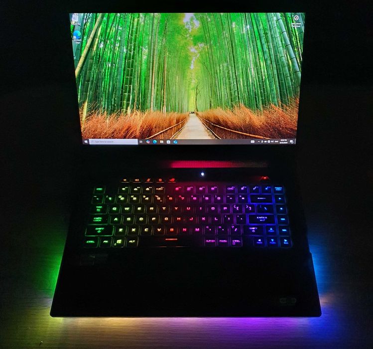 Laptop Gaming ASUS - ROG Strix SCAR 15 G533QS