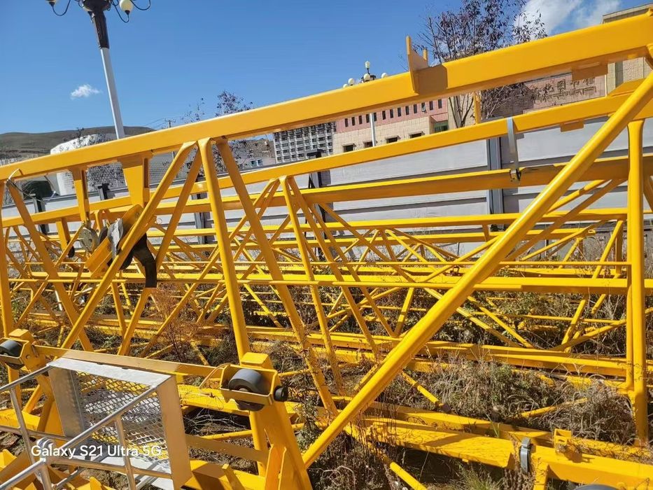 Bashenniy kran 2023 yilda ishlab chiqarilgan