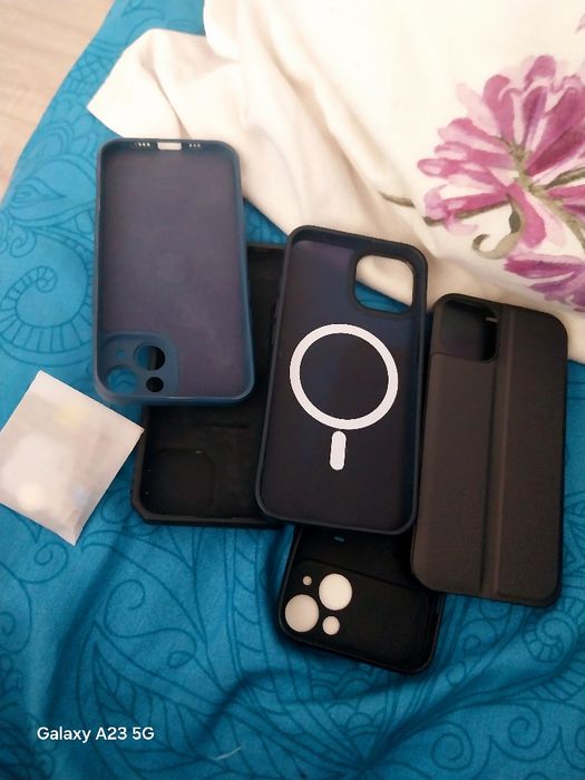 Vând accesorii de  iPhone 14 normal