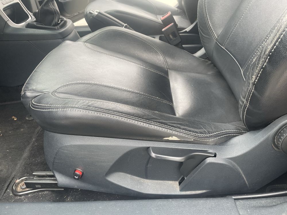 Set scaune Ford Fiesta ST, Piele, incalzite.