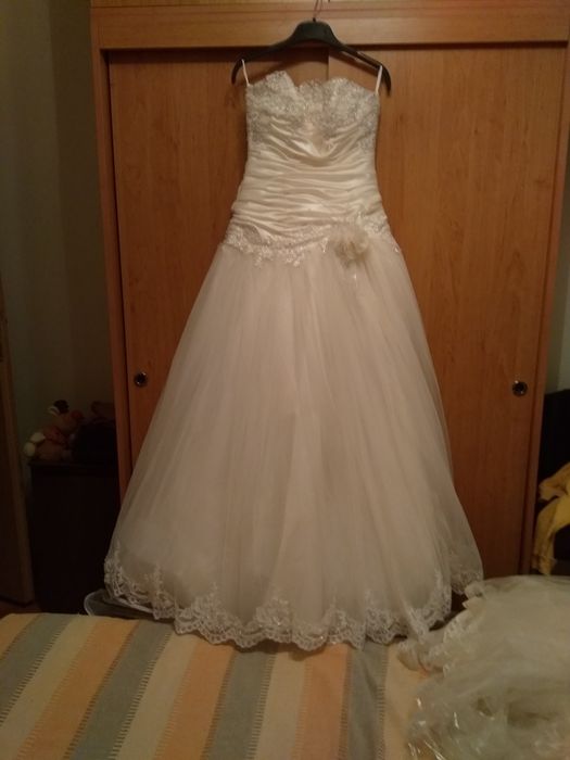 Vand rochie de mireasa stil printesa