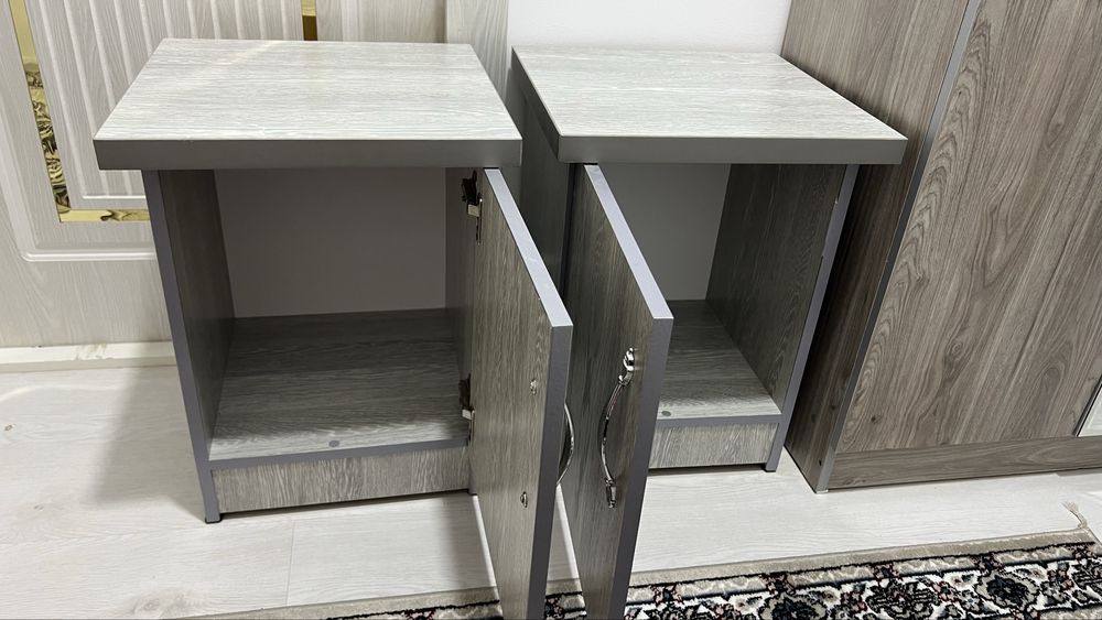 спалний диван , 2 та шкафча билан