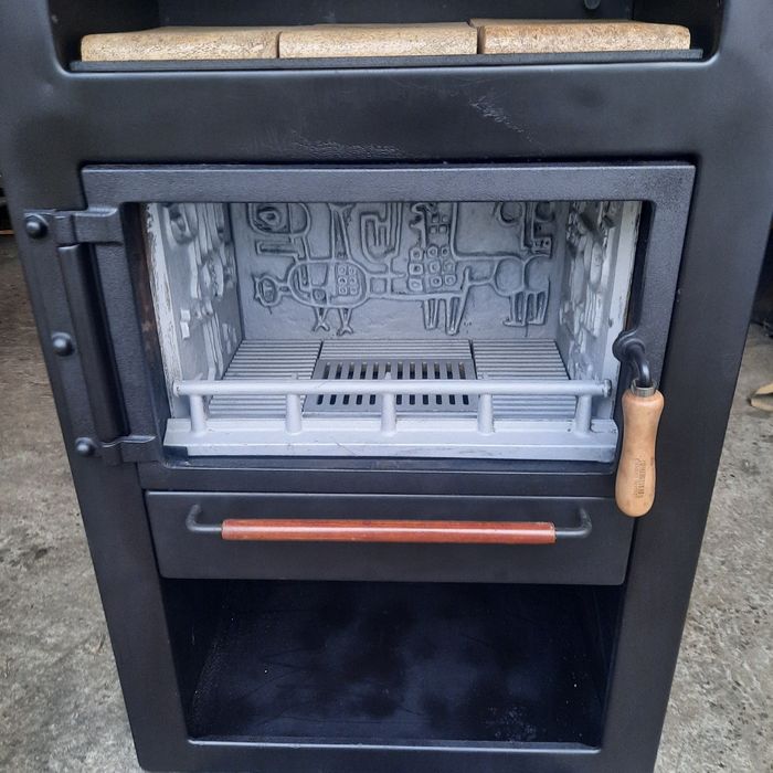 Soba tip șemineu de 9 kw marca Wodtke focar de fontă  calitate germană