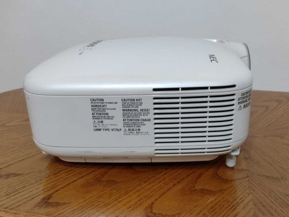 Videoproiector Nec LT 280, super avantajos, bonus suport tavan