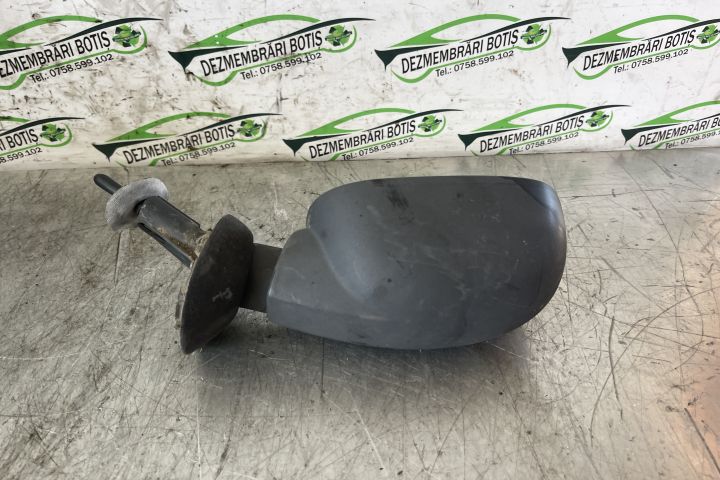 Oglinda stanga manuala E20103017 / E2 0103017 Dacia Logan prima gener