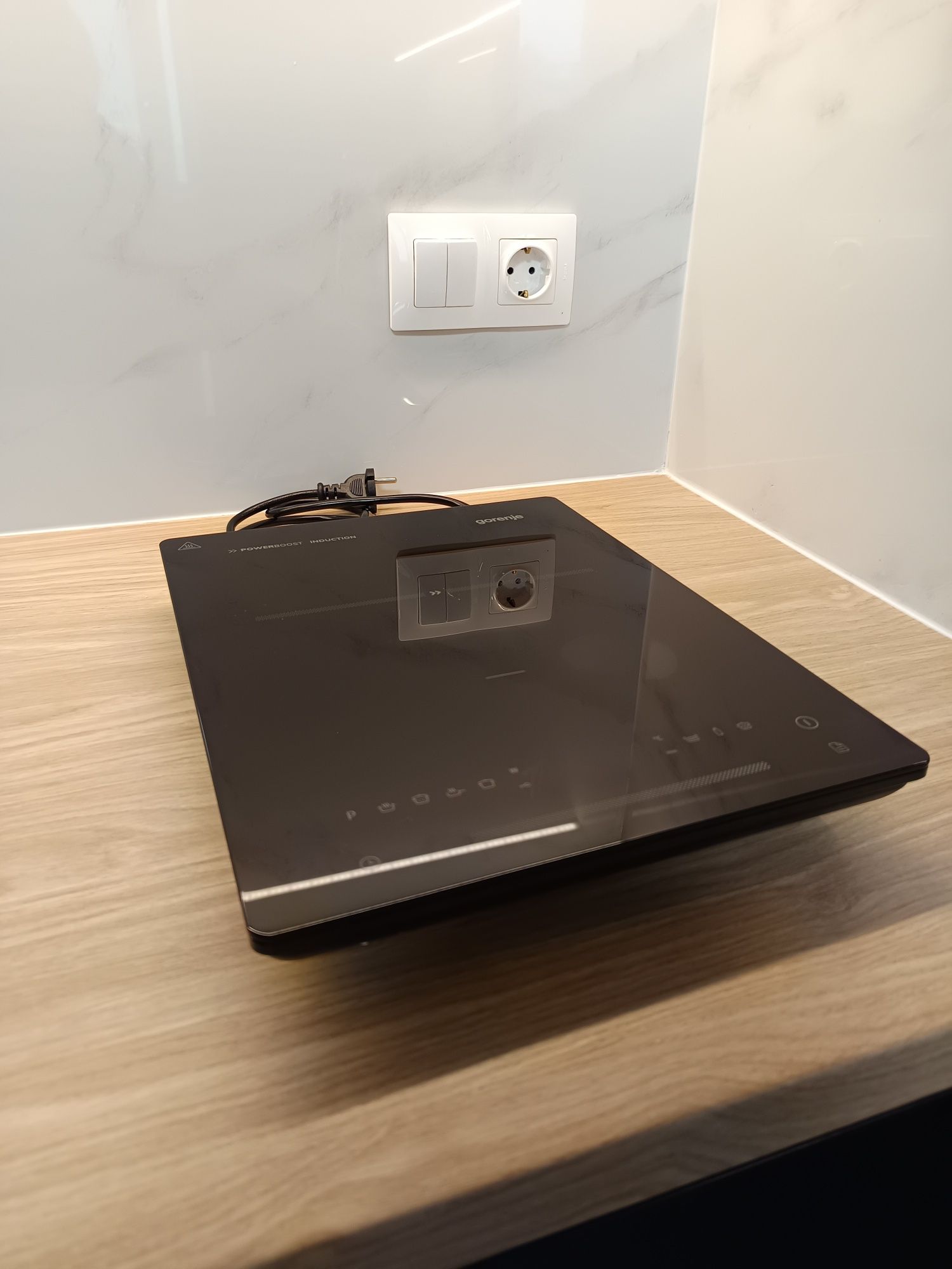 Индукционен котлон Gorenje