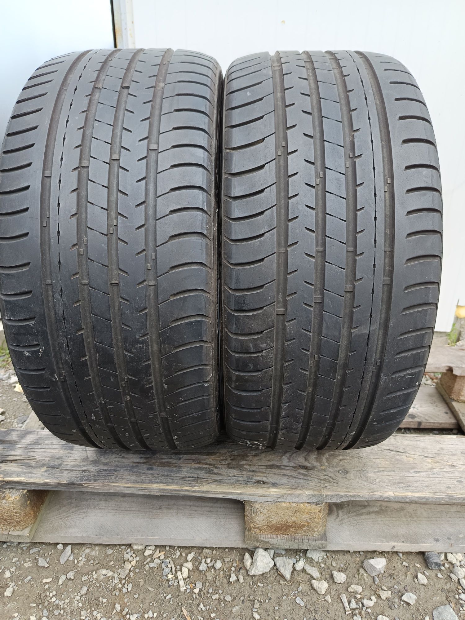 255 40 ZR 19 BERLIN Дот 0919