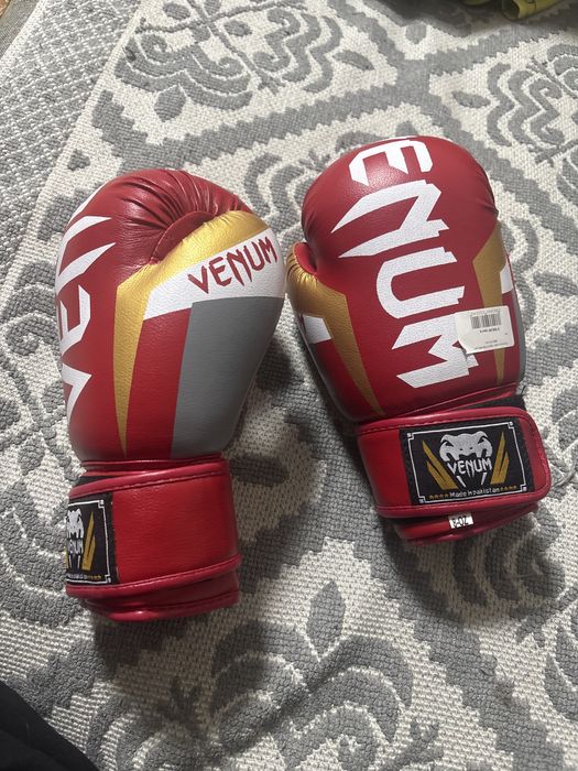 Боксерские перчатки венум взрослые