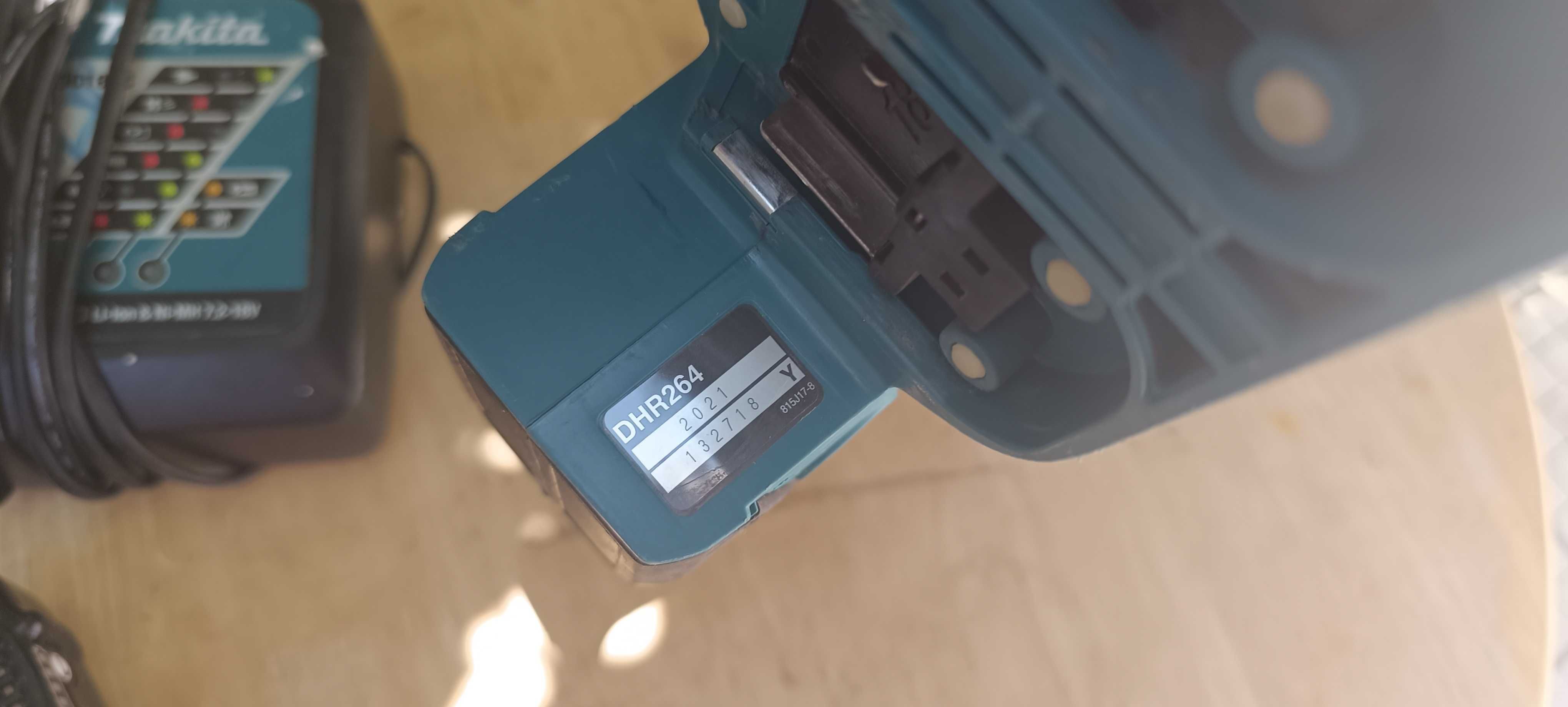 Перфоратор Makita DHR264