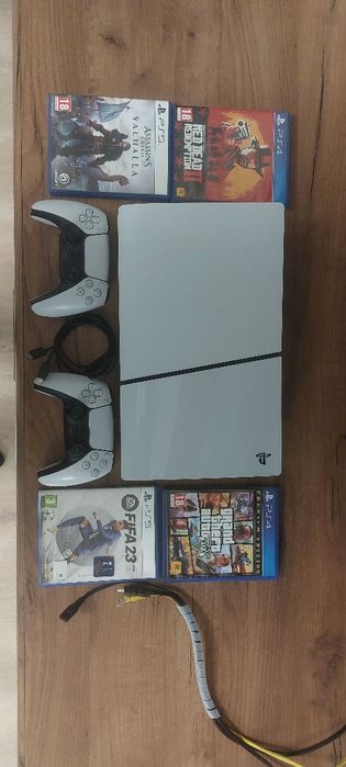 PlayStation 5 - 2 manete - 4 jocuri - casti