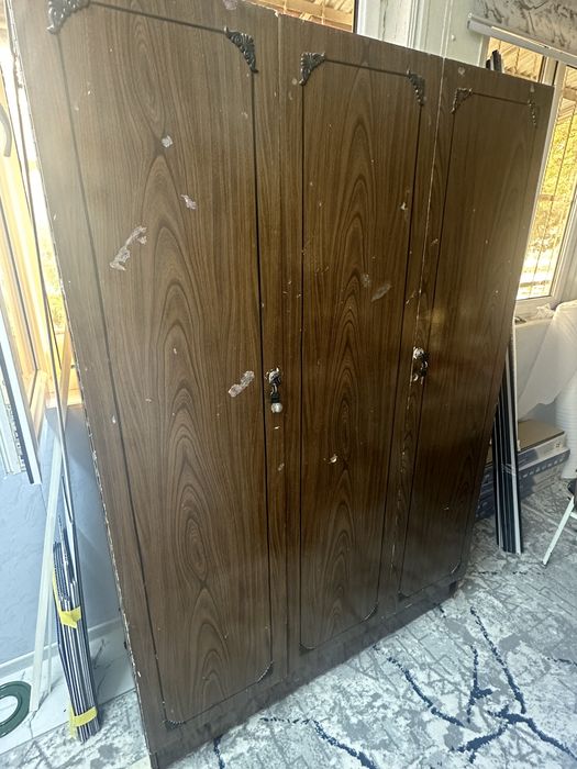 Шкаф в спальню в хорошем состоянии+комод