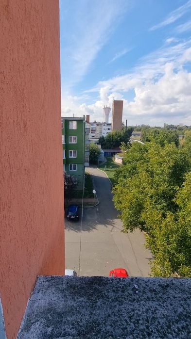 Închiriez apartament cu doua camere în Ineu