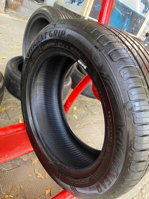 Good Year 225/55R17