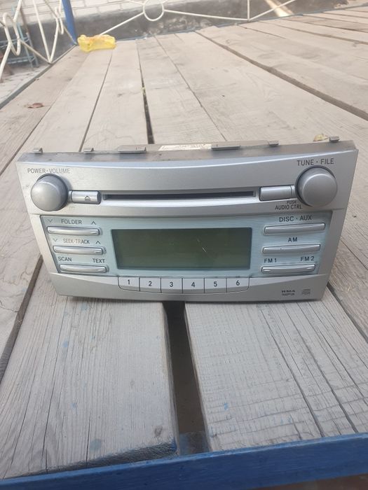 Штатный магнитола тойота  камри 40