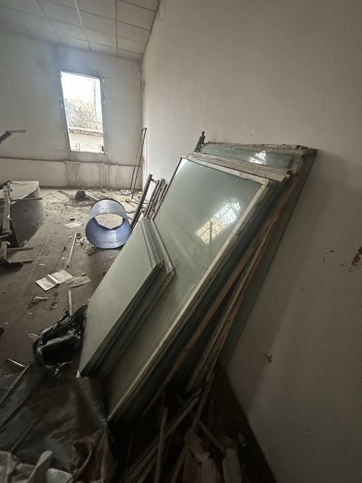 Shisha Oynalarni tekinga beraman, joylashgan joyi qorasaroyda