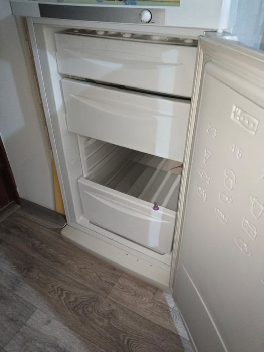 Продам морозильную камеру