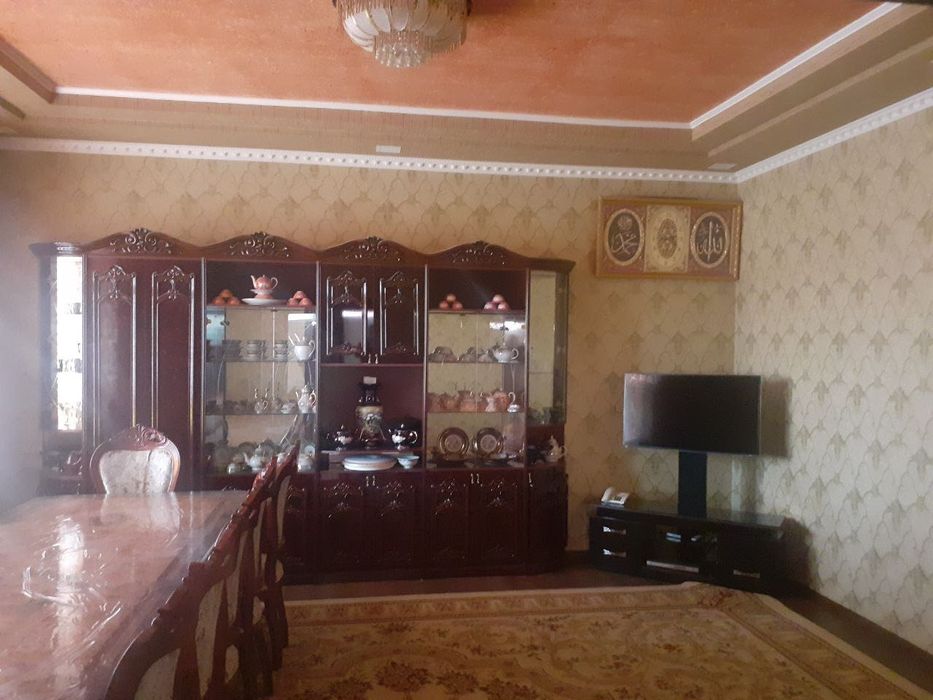 Навоийда,Варк 2,котедж сотилади евро ремонт ҳама шароит мавжуд