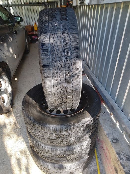 Vând 4 roți Opel Astra j