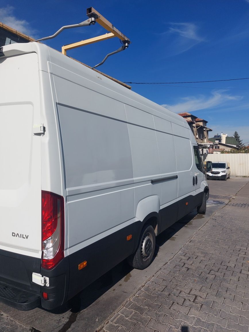 Бус под наем Iveco Maxxi 110лв