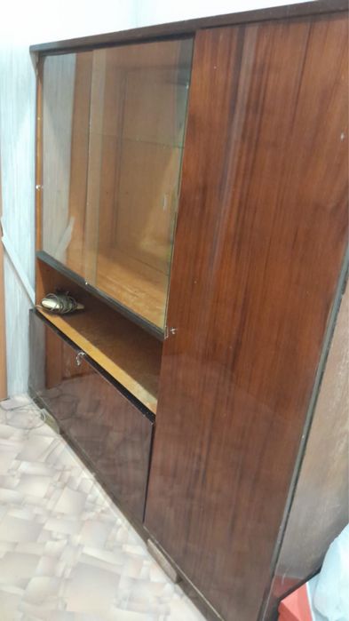 Отдам даром сервант