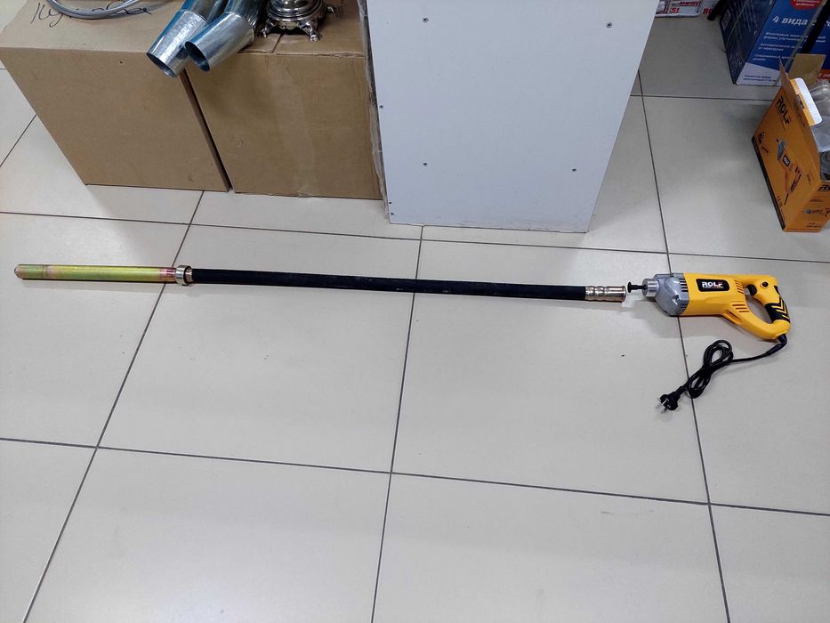 Строительный вибратор Рольф