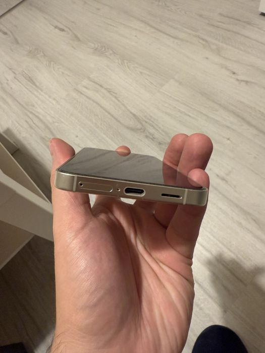 Vand Samsung s24 ca nou