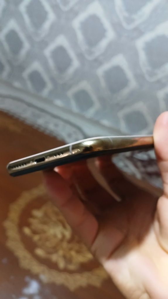 Iphone xs gold LL/A karobka