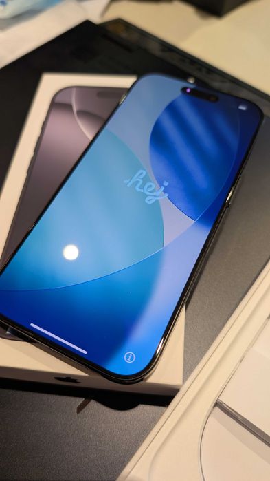 iPhone 16 Pro, отличен, с калъф и протектор