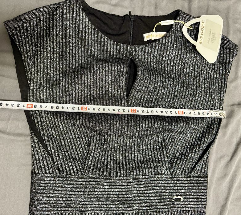 Официална рокля, нова