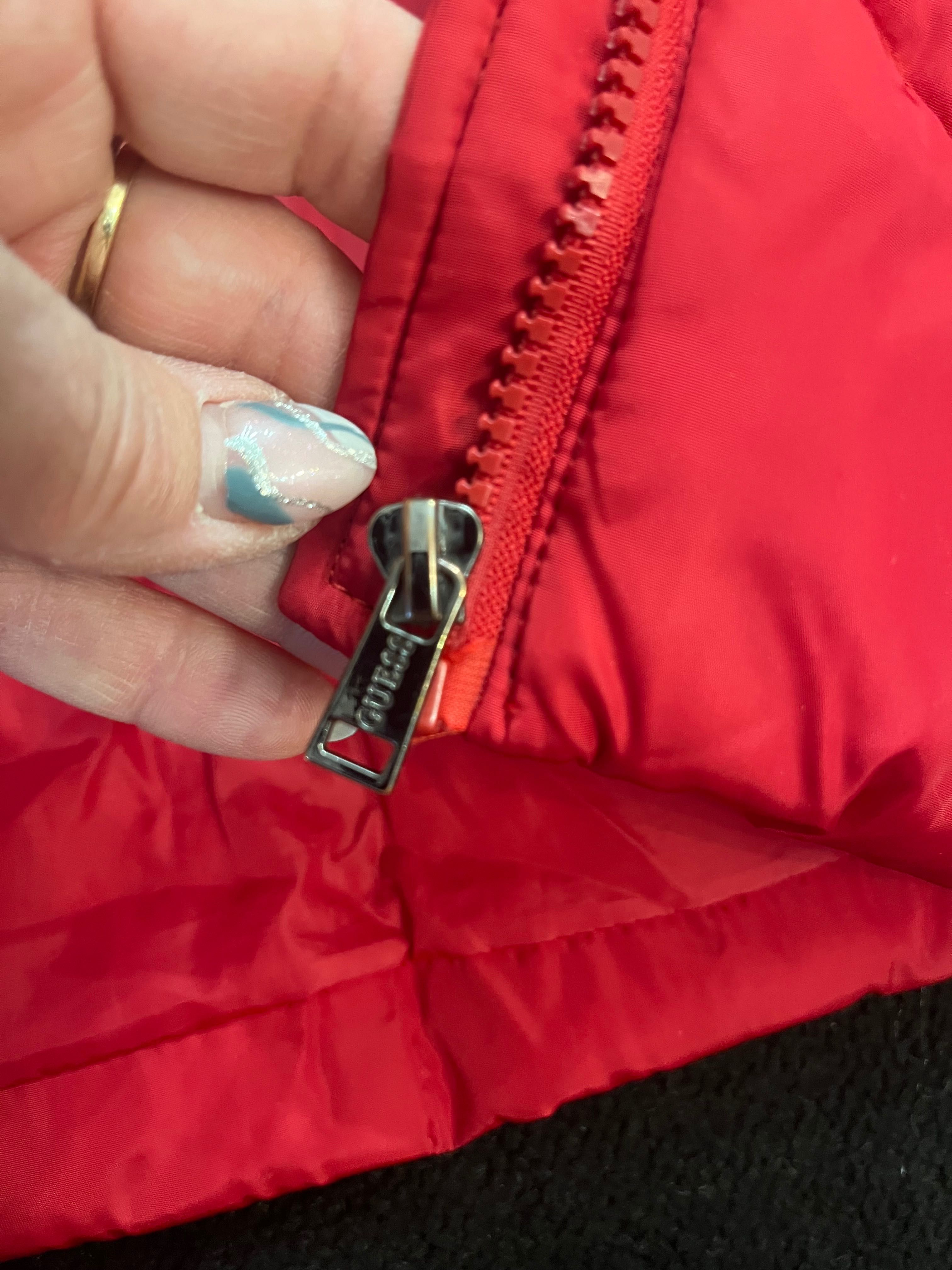 Оригинално яке на Guess