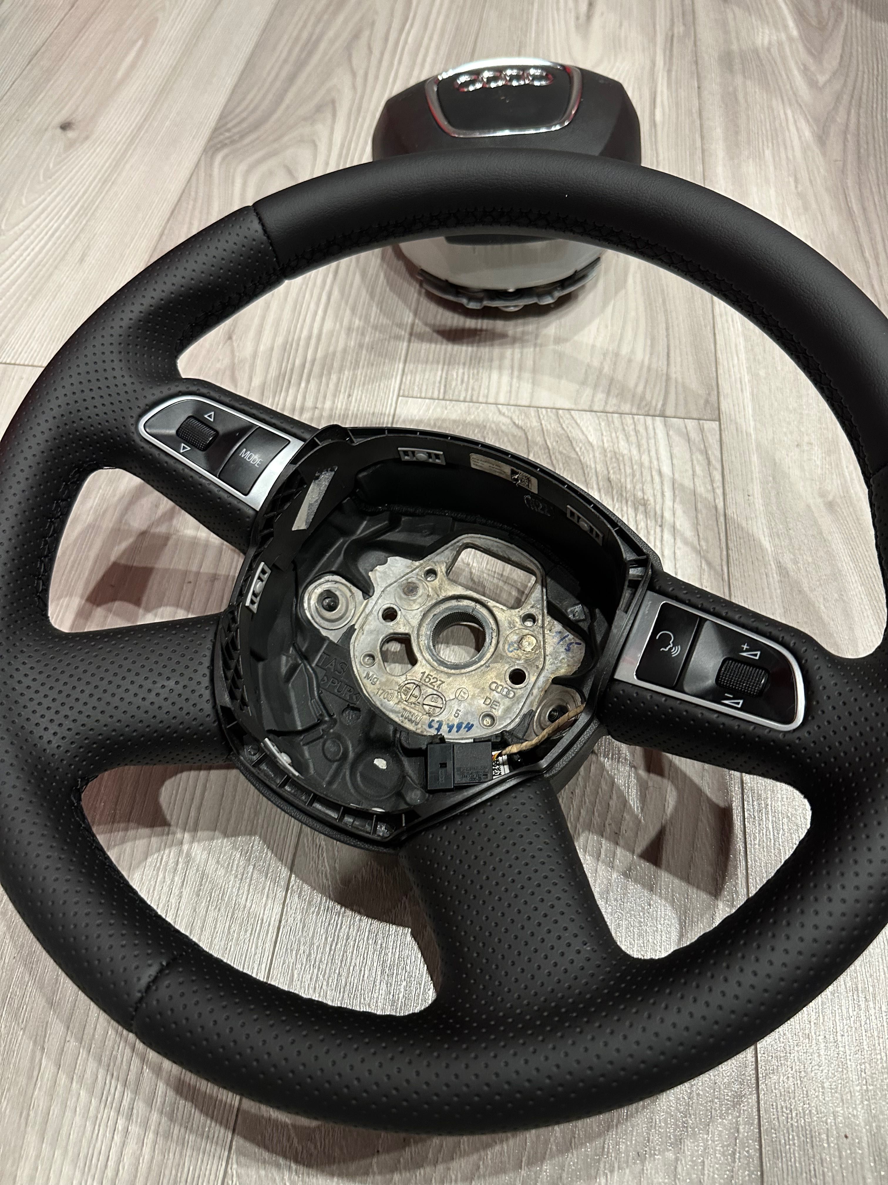 Нов Претапициран Волан за Audi с Airbag и инсталация Неизползван